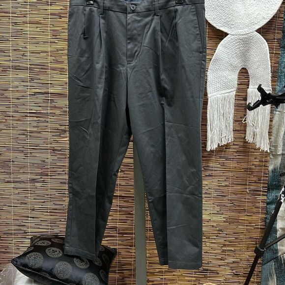 Dockers Men's Relaxed Fit Signature Khaki Lux Cotton Stretch Pants-Ple Size 38 X - Picture 2 of 3